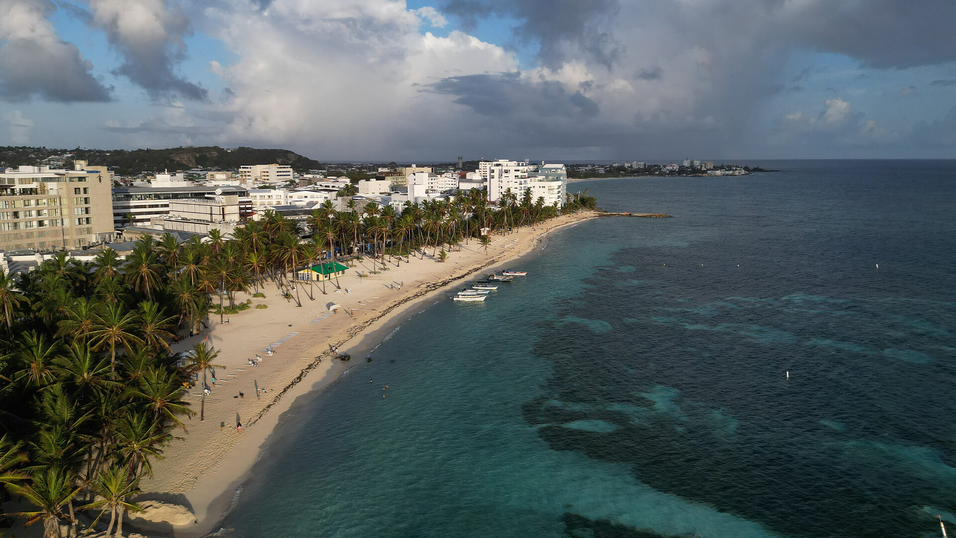 Barco playa los Almendros